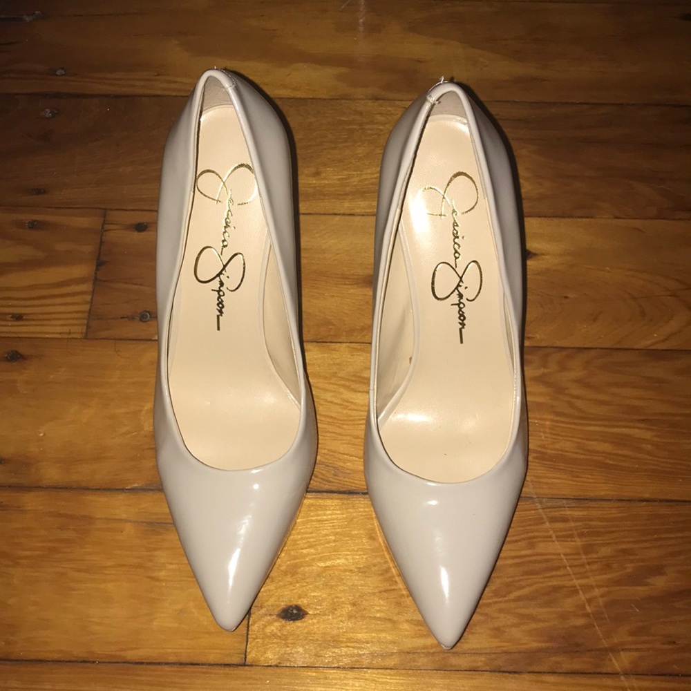 Nude Pump — brand new !!!